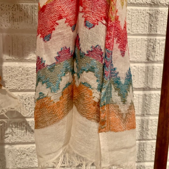 Aztec Pattern Multicolor Scarf - Picture 2 of 2